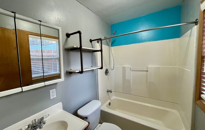 3 beds, 1 bath, $1,295