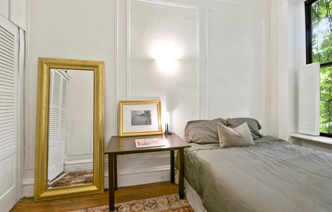 332 W 46 ST