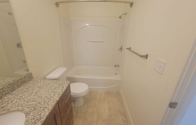 2 beds, 2 baths, 1,185 sqft, $1,600, Unit 330