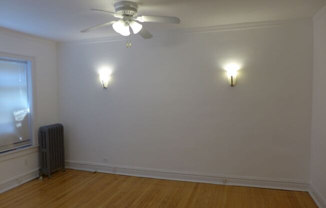 Studio, 1 bath, 300 sqft, $1,395, Unit 306