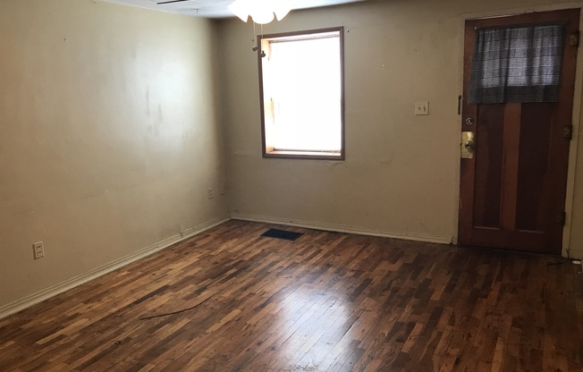 2 beds, 1 bath, $700, Unit Hunting 1922