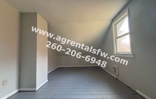 2 beds, 1 bath, $895