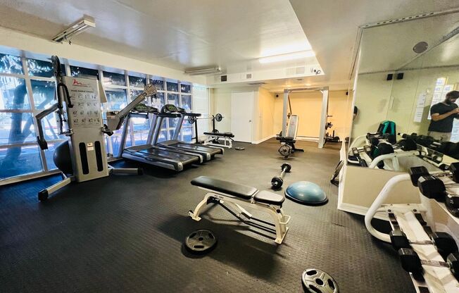 1 bed, 1 bath, 700 sqft, $2,100, Unit 111