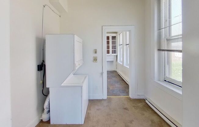 1 bed, 1 bath, 700 sqft, $1,299, Unit 38-4