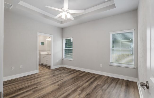 Charming 3-Bed, 2-Bath Home with Fenced Yard – Available 7/13/26!