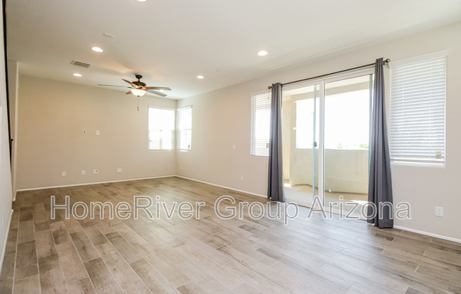 7024 W CORONA DR