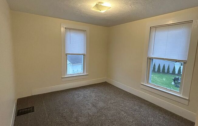 3 beds, 1 bath, $1,350