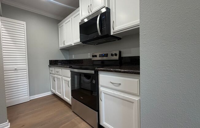 3 beds, 2 baths, 1,166 sqft, $3,395, Unit 2410