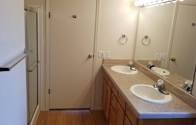 3 beds, 2 baths, 1,344 sqft, $2,495, Unit 33188-01