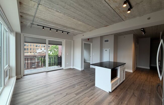 2 beds, 2 baths, 908 sqft, $3,675, Unit 952-510