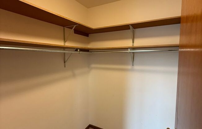 2 beds, 2 baths, 950 sqft, $1,750, Unit 7633CC