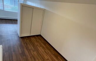 Studio, 1 bath, 450 sqft, $1,150, Unit 109