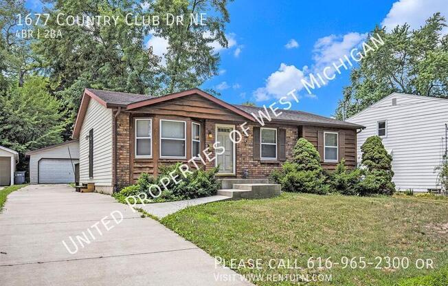1677 Country Club Dr NE