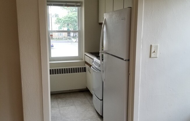 Studio, 1 bath, 580 sqft, $850, Unit 29-206