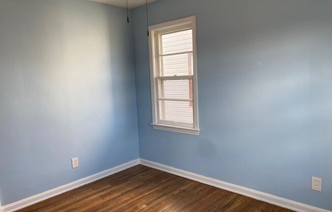 3 beds, 1 bath, $1,300