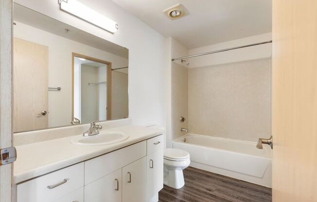 2 beds, 2 baths, 985 sqft, $2,615, Unit 305