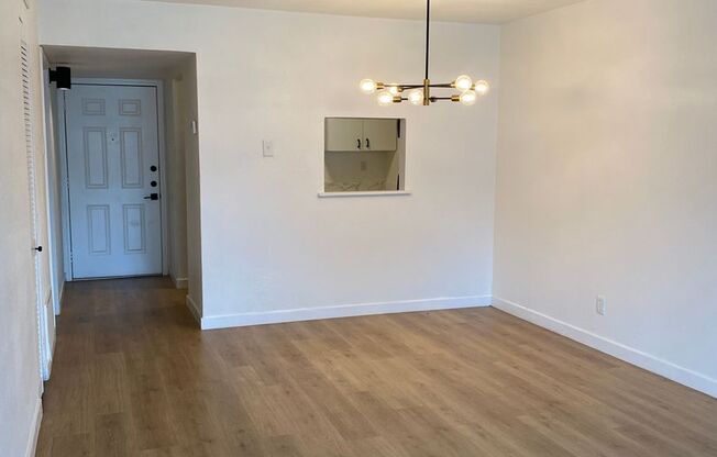 1 bed, 1 bath, 719 sqft, $950, Unit 24