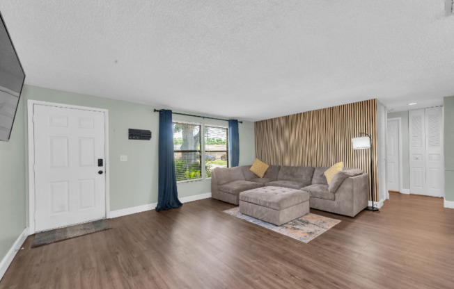 502 TIMBER BAY CIR E