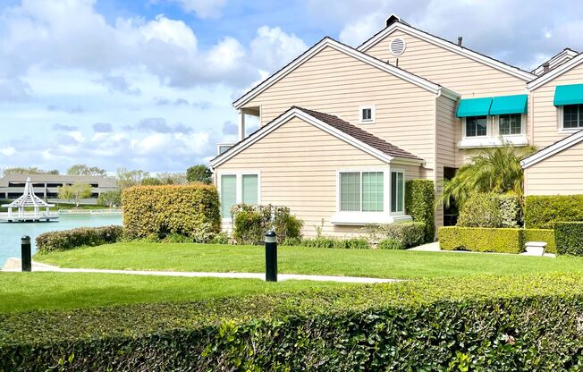 Luxury Woodbridge Lakeview Home 3 Bedroom plus Office/Den 2 1/2 Bath