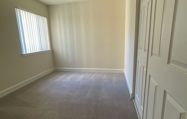 3 beds, 2 baths, 1,152 sqft, $2,350, Unit 14201 #204