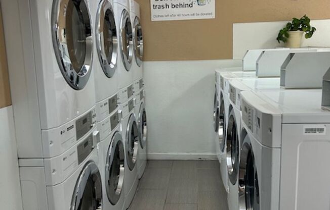 1 bed, 1 bath, $1,325, Unit # #J 24