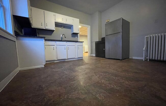 Awesome 3 Bedroom 1 bath duplex!
