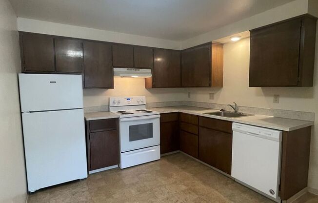 2 beds, 1 bath, 800 sqft, $1,295, Unit 07