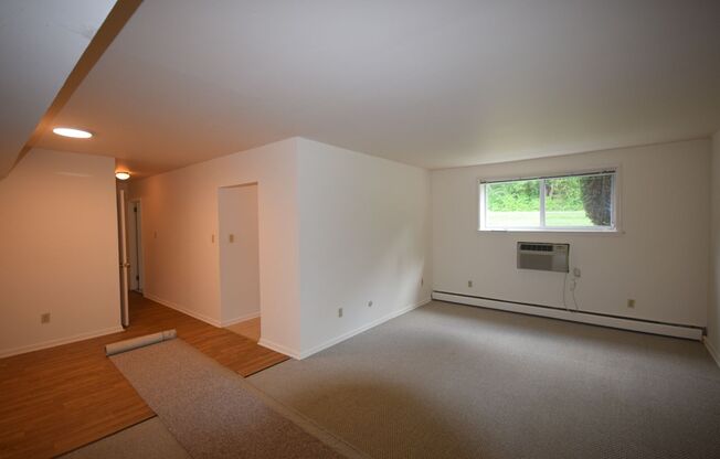 2 beds, 1 bath, 874 sqft, $1,445, Unit Q-12