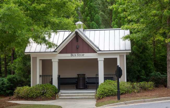 Walton Lakes, Camp Creek Parkway Bus Stop