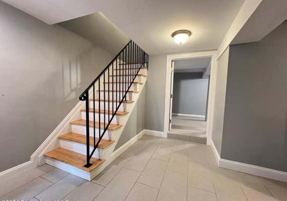 28 PEARL ST