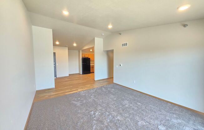 2 beds, 1 bath, 1,006 sqft, $1,230, Unit 3500 304