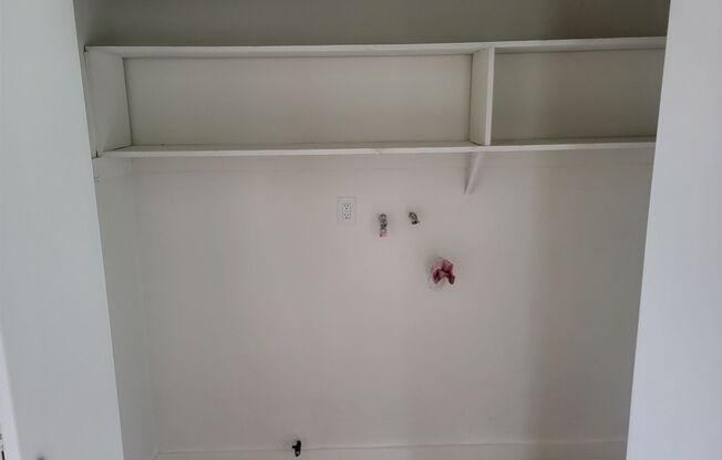 360-366 W. Duell Street