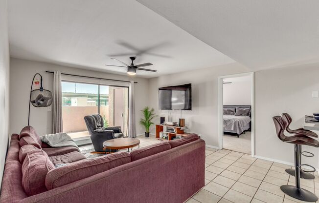 BEAUTIFUL AND SPACIOUS 1ST FLOOR MESA CONDO!
