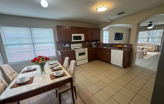 COMFORTABLE HOME | SINGLE STORY  |  CLOSE TO HWY 151 & 410 | SHOPPING & RESTAURANTS