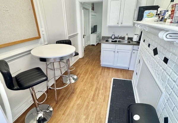 712 N ARTHER ASHE BLVD