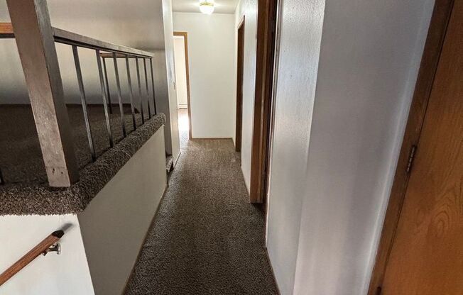 3 beds, 1.5 baths, 1,204 sqft, $1,569, Unit 5212 05