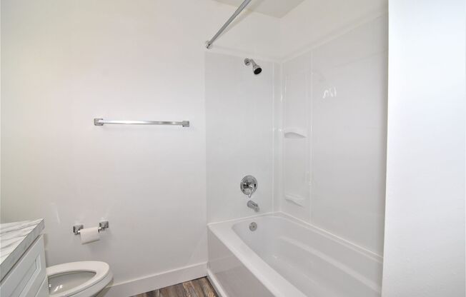 1 bed, 1 bath, 553 sqft, $1,025, Unit 02