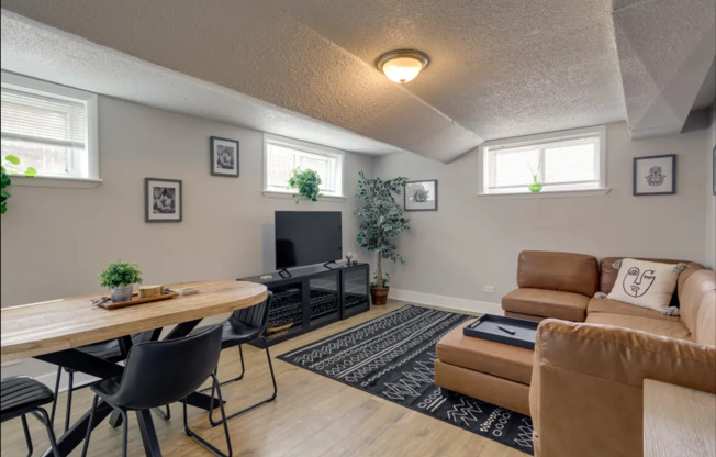 Updated 2BD, 1BA Half-Duplex in North Park Hill