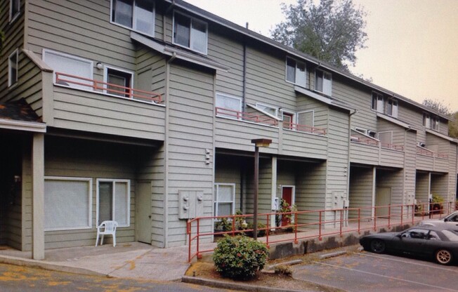 2 beds, 1.5 baths, 900 sqft, $1,545, Unit 3717-05