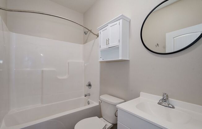 4 beds, 4 baths, 1,900 sqft, $2,540, Unit Unit B