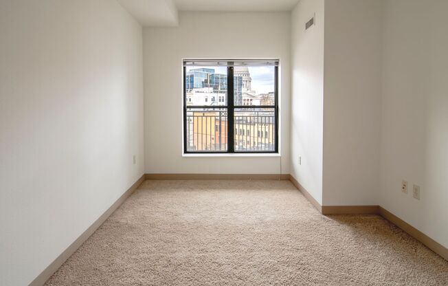 1 bed, 1 bath, 661 sqft, $1,825, Unit 0902
