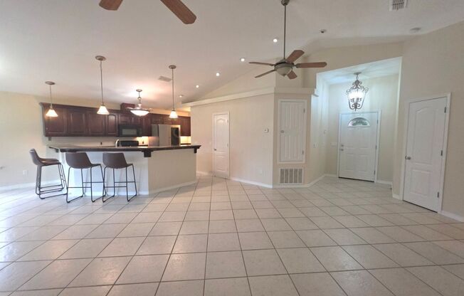 3/2 Cul-de-Sac Home with Huge Fenced Yard & Spacious Kitchen