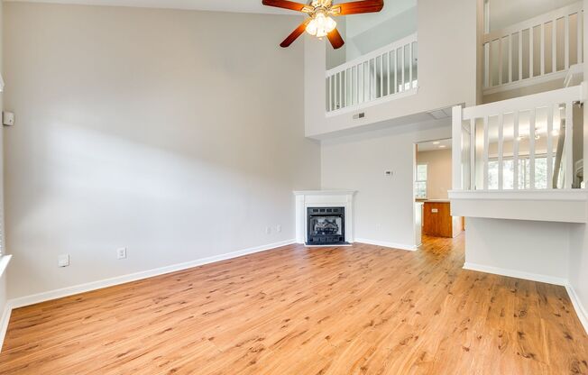 Beautiful 2 Bed 2.5 bath townhome in Bennington Place with an open loft!