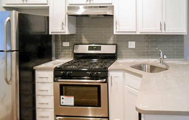 2 beds, 1 bath, 1,105 sqft, $2,595, Unit 2211-1