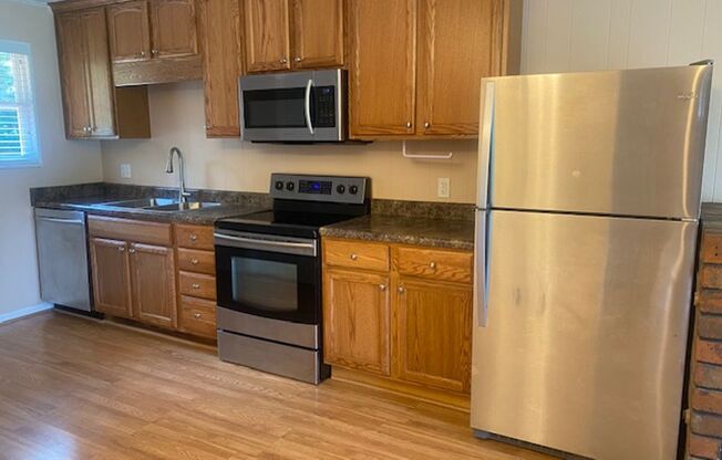 2 beds, 1 bath, $1,200