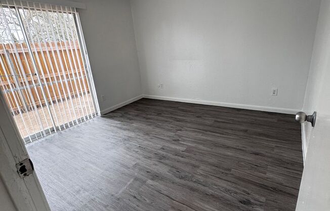 2 beds, 1 bath, 992 sqft, $1,250, Unit 418