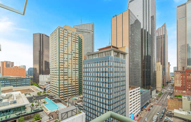 Views of the city available - Main 3 Downtown