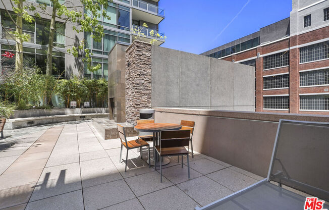 1 bed, 1 bath, 930 sqft, $3,000, Unit 813