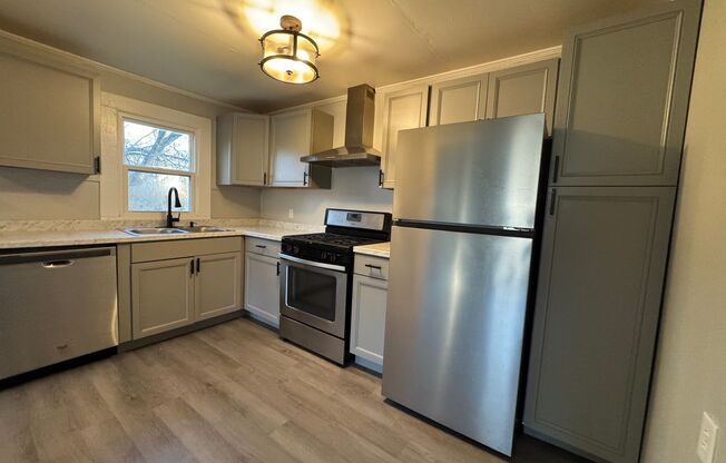 Charming Renovated Ranch Home in the Heart of Statesville