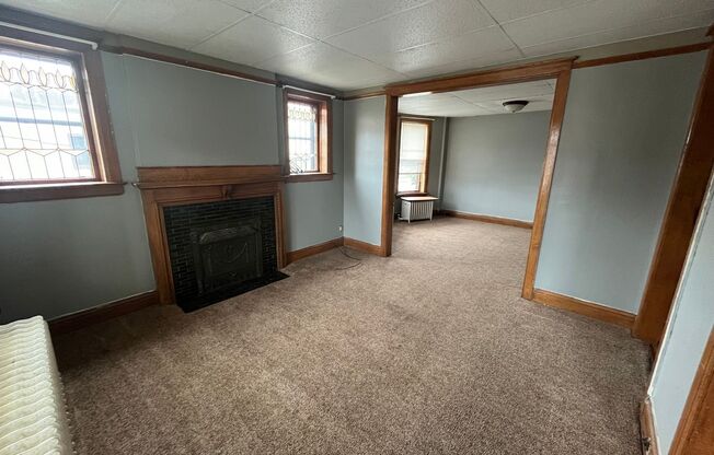 2 beds, 1 bath, $1,150, Unit 104 S 14th Ave E